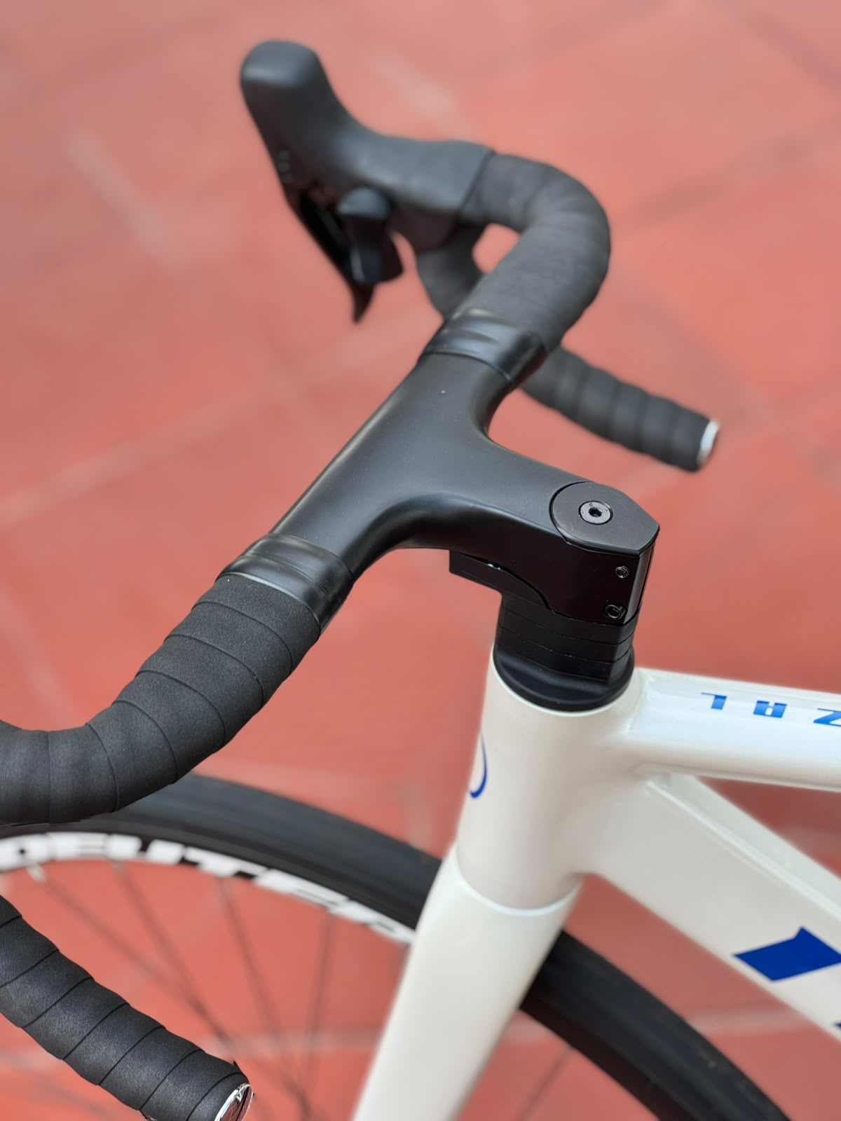 BICICLETA RUTA QUETZAL 2X11V