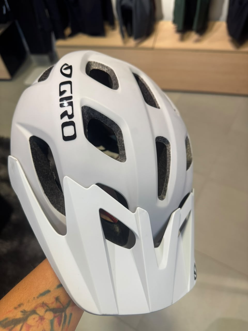 CASCO GIRO FIXTURE T/UNICA / GRIS