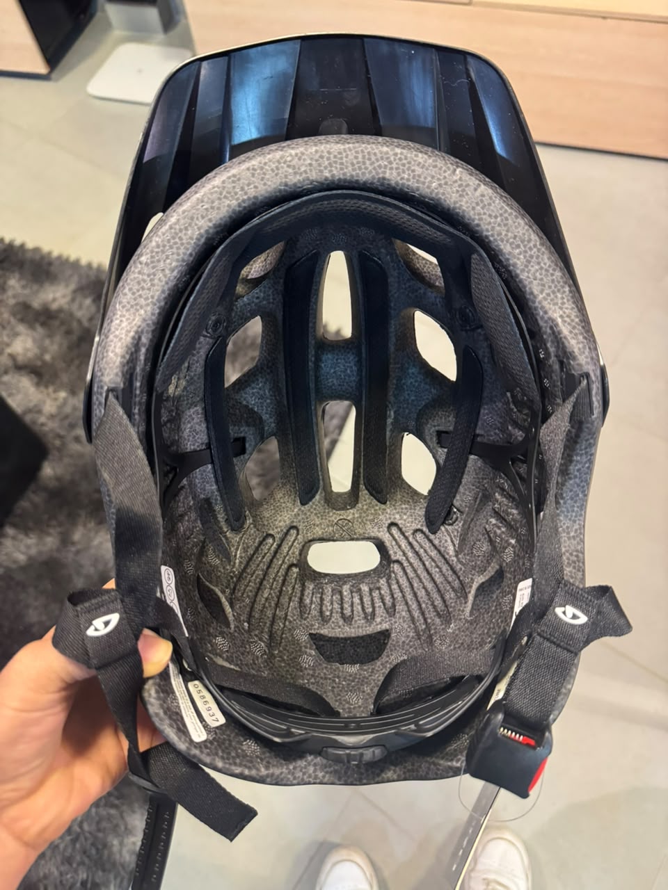 CASCO GIRO FIXTURE T/UNICA / GRIS