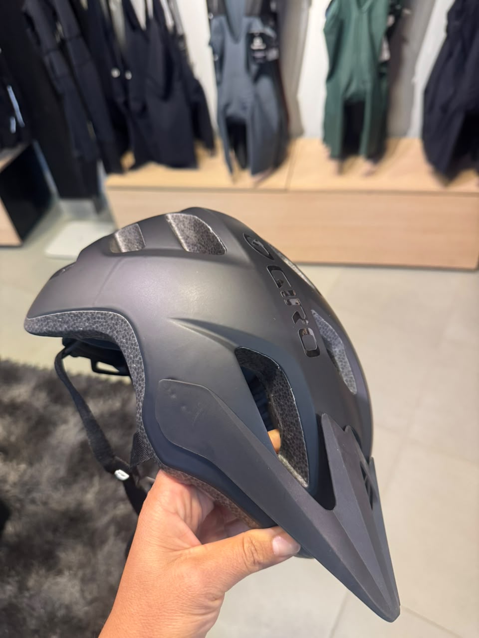 CASCO GIRO FIXTURE T/UNICA / GRIS