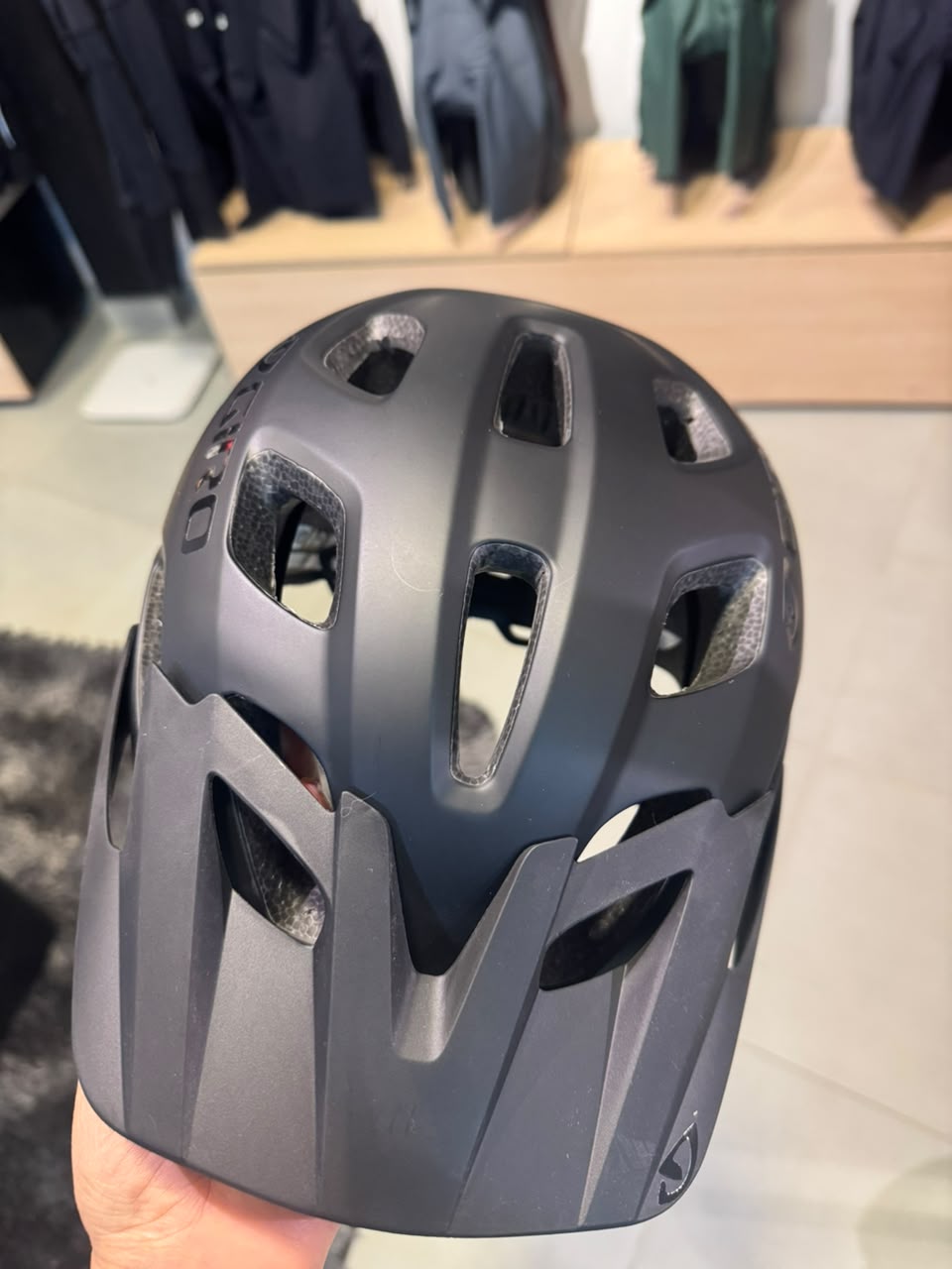 CASCO GIRO FIXTURE T/UNICA / GRIS