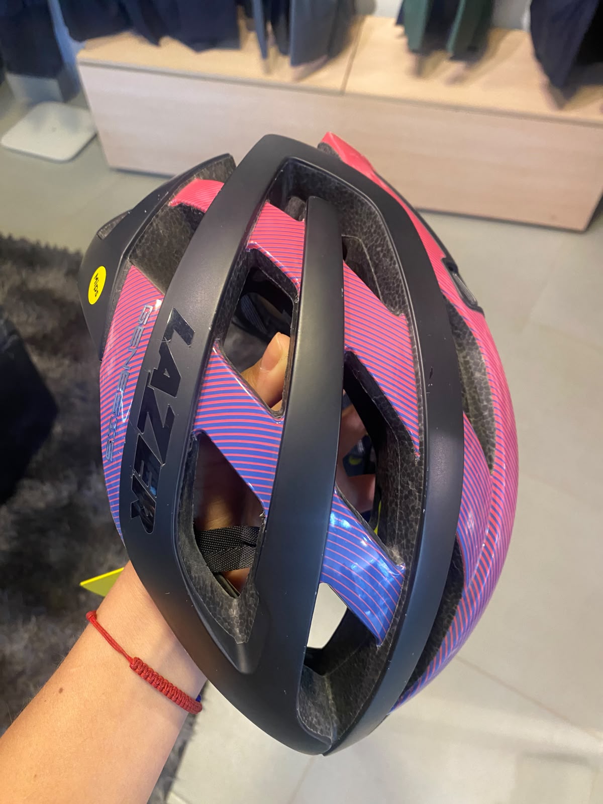 CASCO RUTA LAZER GENESIS MIPS